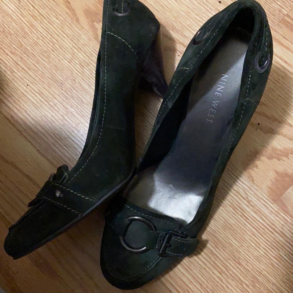 Green Nine West high heels. Size 7.5